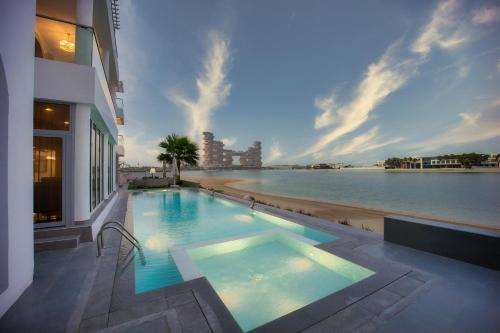 Palm Jumeirah Villa | Villa Mallorca - Exclusive 8-Bedroom Villa By Luxury Explorers Collection