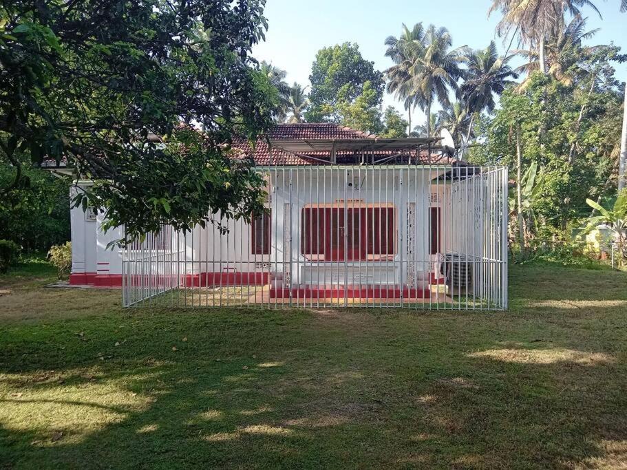 Thalaramba House | Villa Mango Mirissa