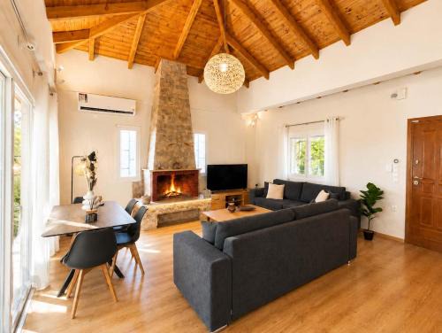 Assos-Lechaio Villa | Villa Mare Lechaio - A Beachside Hideaway