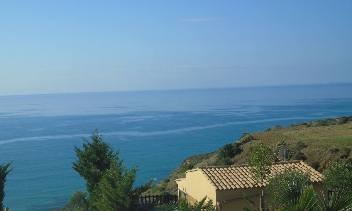 Pergole Villa | Villa Margherita with sea view/STARLINK connection, air conditioning.