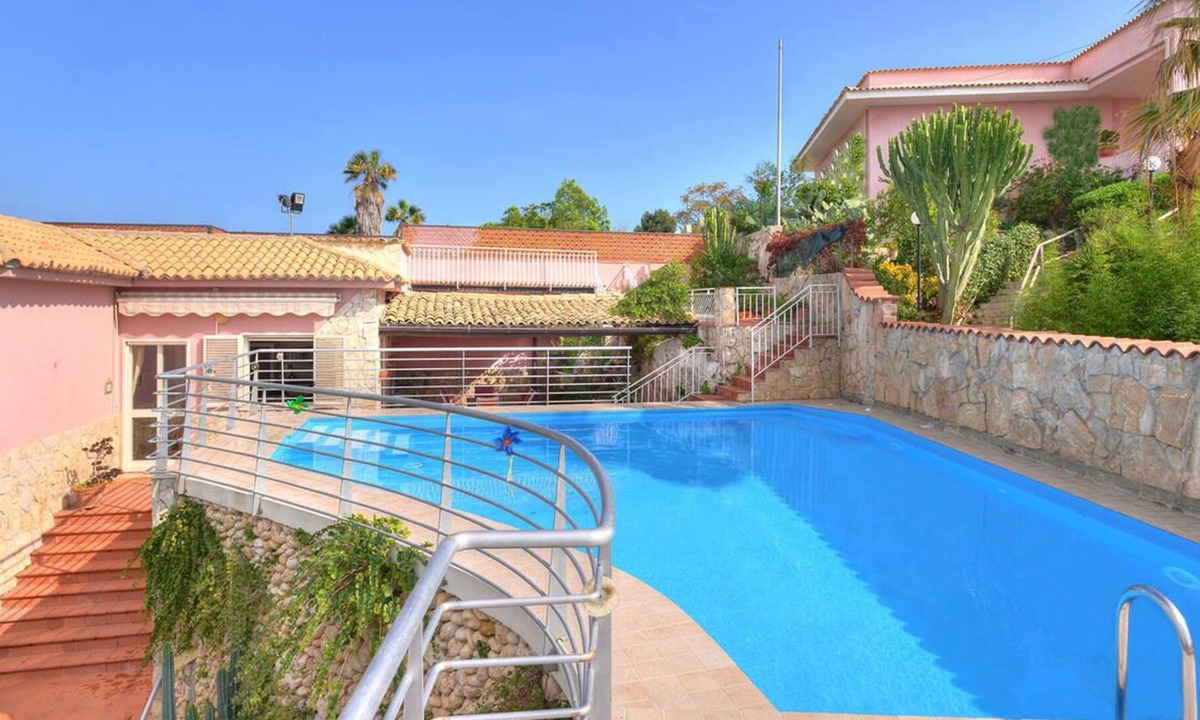 Syracuse Villa | Villa Margo - Three Bedroom Villa, Sleeps 6