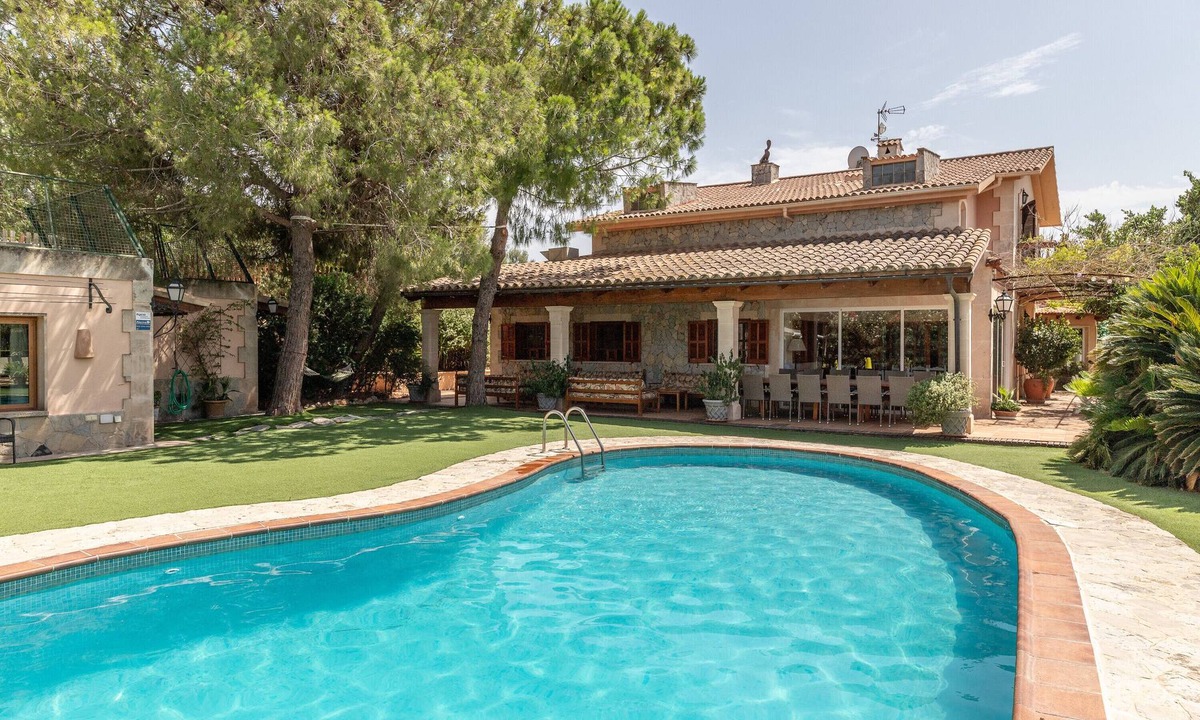 Muro Villa | Villa 'Marjals' with Private Pool, Wi-Fi and Air Conditioning