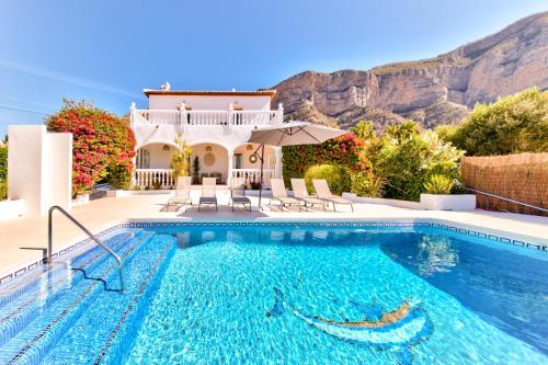 Ermita Villa | Villa Menkar
