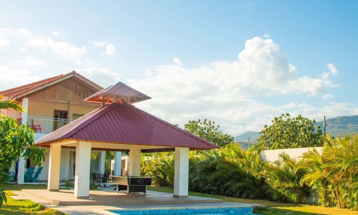 Las Charcas Villa | Villa Mercedes · Pool + Mountain Views | Ocoa Bay