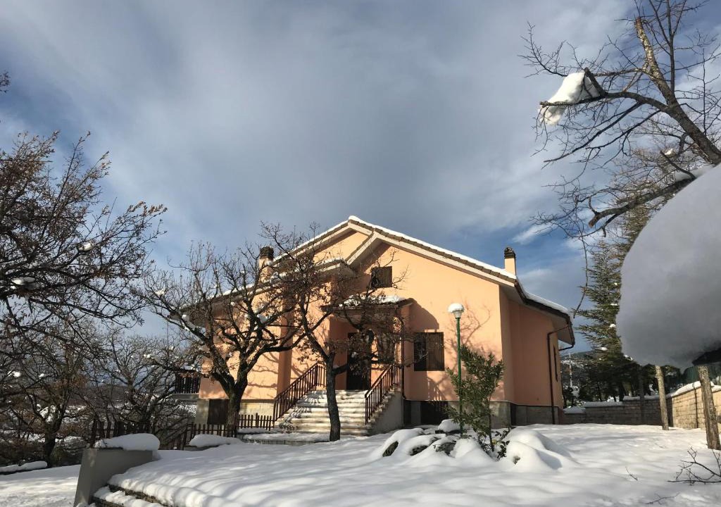 Fiastra House | Villa Miralago