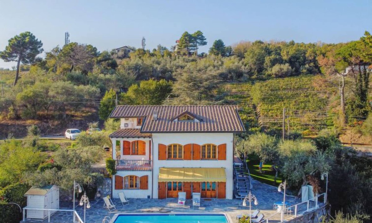 Corsanico House | Villa Mistral by Interhome