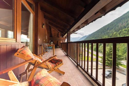 Cogolo Apartment | Villa Monari Apartment Riverside Terrace