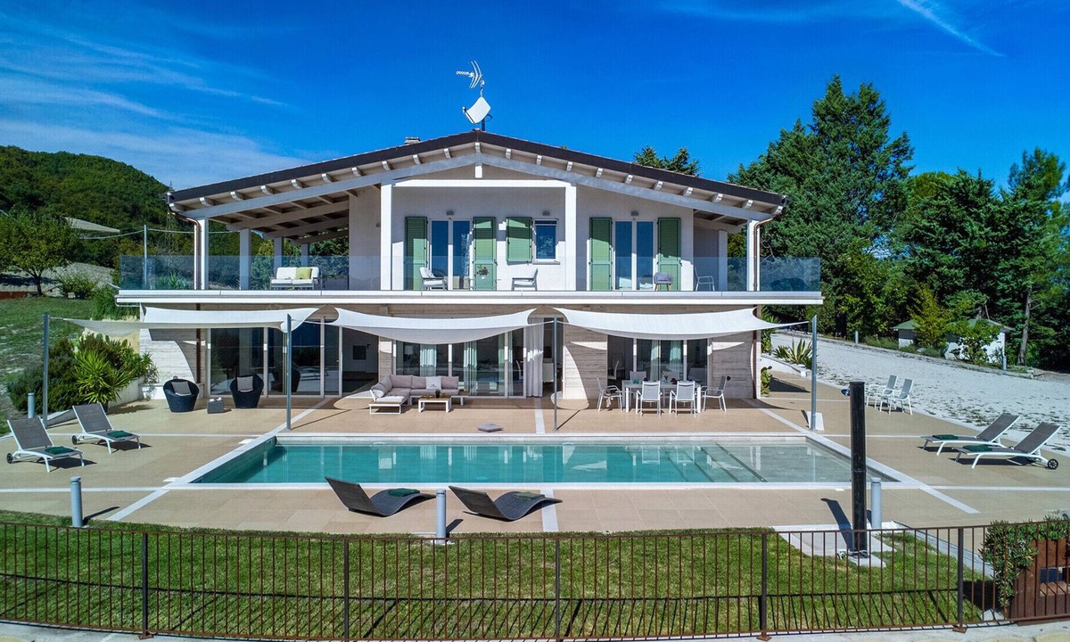 Acqualagna Villa | Villa Montefalcone 8 by Marche Holiday Villas