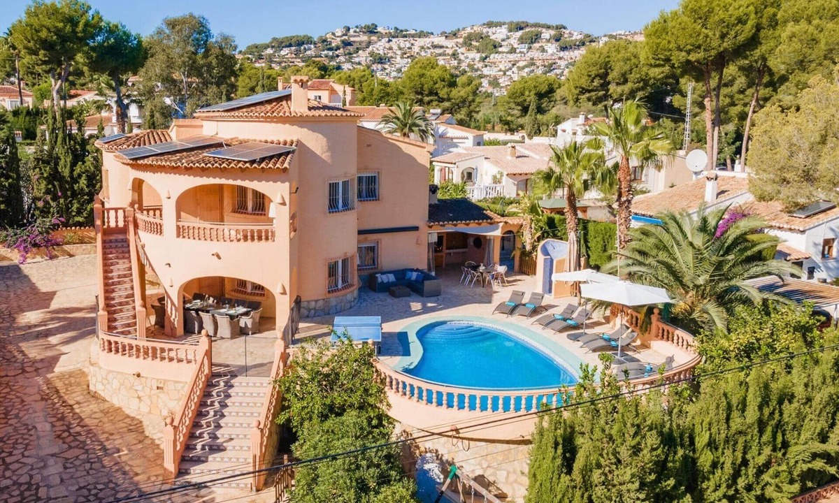 Moravit Villa | Villa Navacerrada by Villa Plus