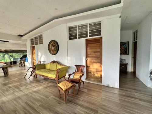 Lucban House | Villa Navidad Underpass