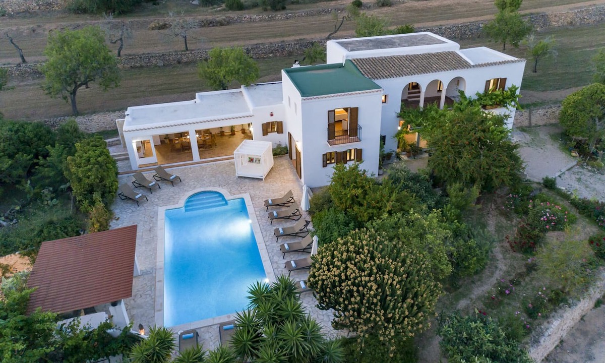 Sant Josep de sa Talaia Villa | Villa Near Ibiza Town-San Antonio Sleeps 14
