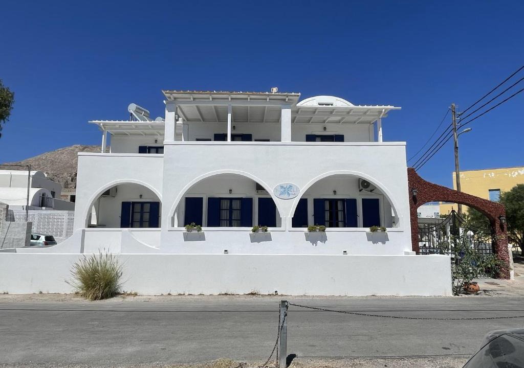 Perissa Apartment | Villa Nefeli