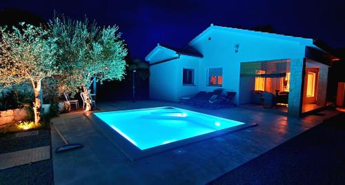 Omisalj Villa | Villa Nevera