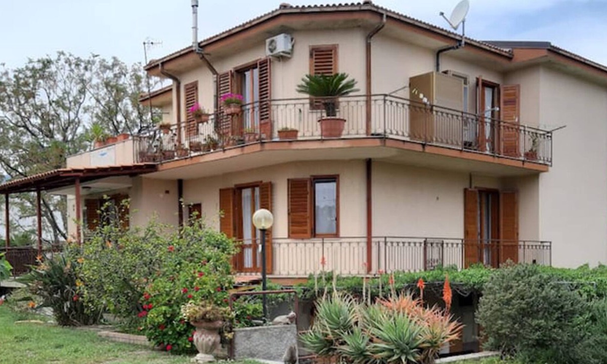 Isca Marina Apartment | Villa Nicole: Ippocampo tavern