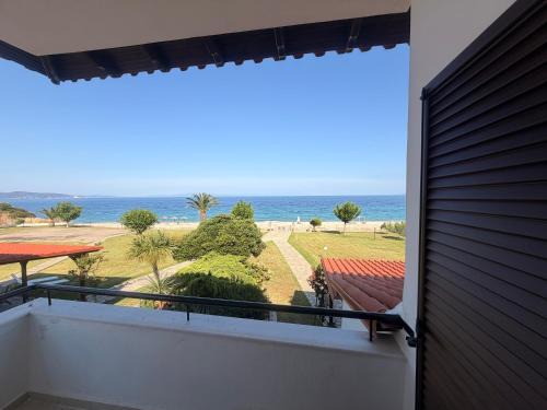 Sithonia Villa | Villa Nikoleta - Beach Front luxury villa with beach access