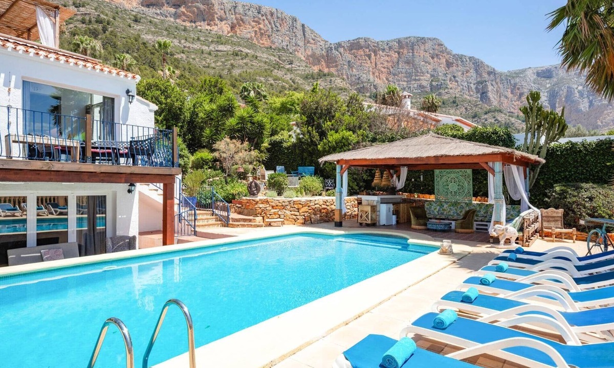Ermita Villa | Villa Nirvana by Villa Plus