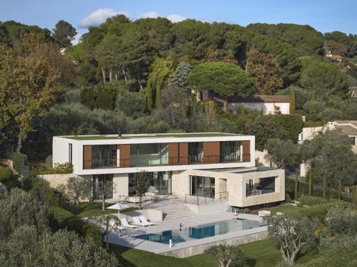 Mougins Cabin | Villa Nova