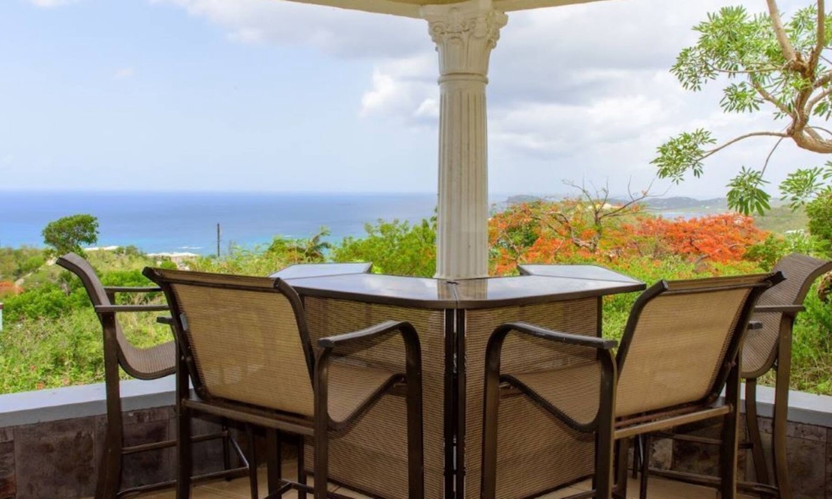 Estate Frenchman Bay House | Villa Odeon a 4 Bedroom 3.5 Bath Villa