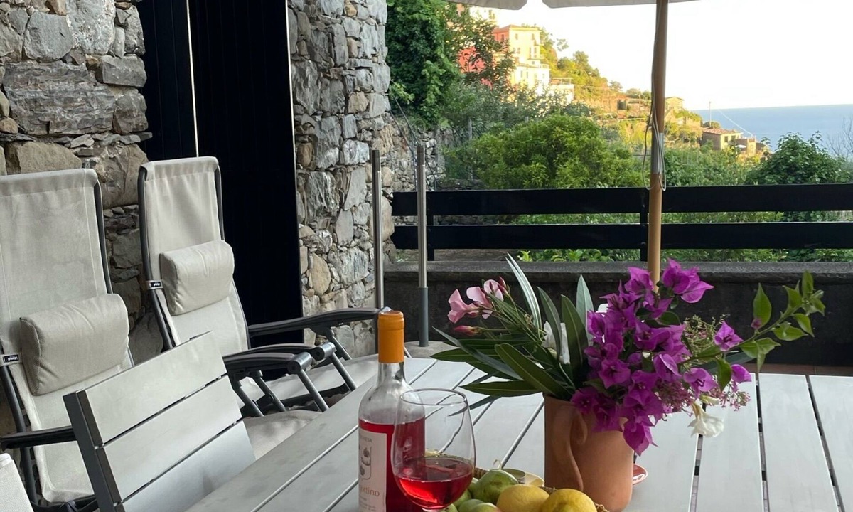 Corniglia Villa | Villa Olive Mill Terra Rossa