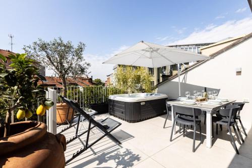 Zona Lancetti House | *Villa Olivo*with private terrace & Jacuzzi + 3bedrooms