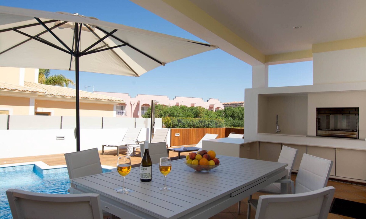 Gale Villa | Villa on Gale Beach with a view of Vila Joya