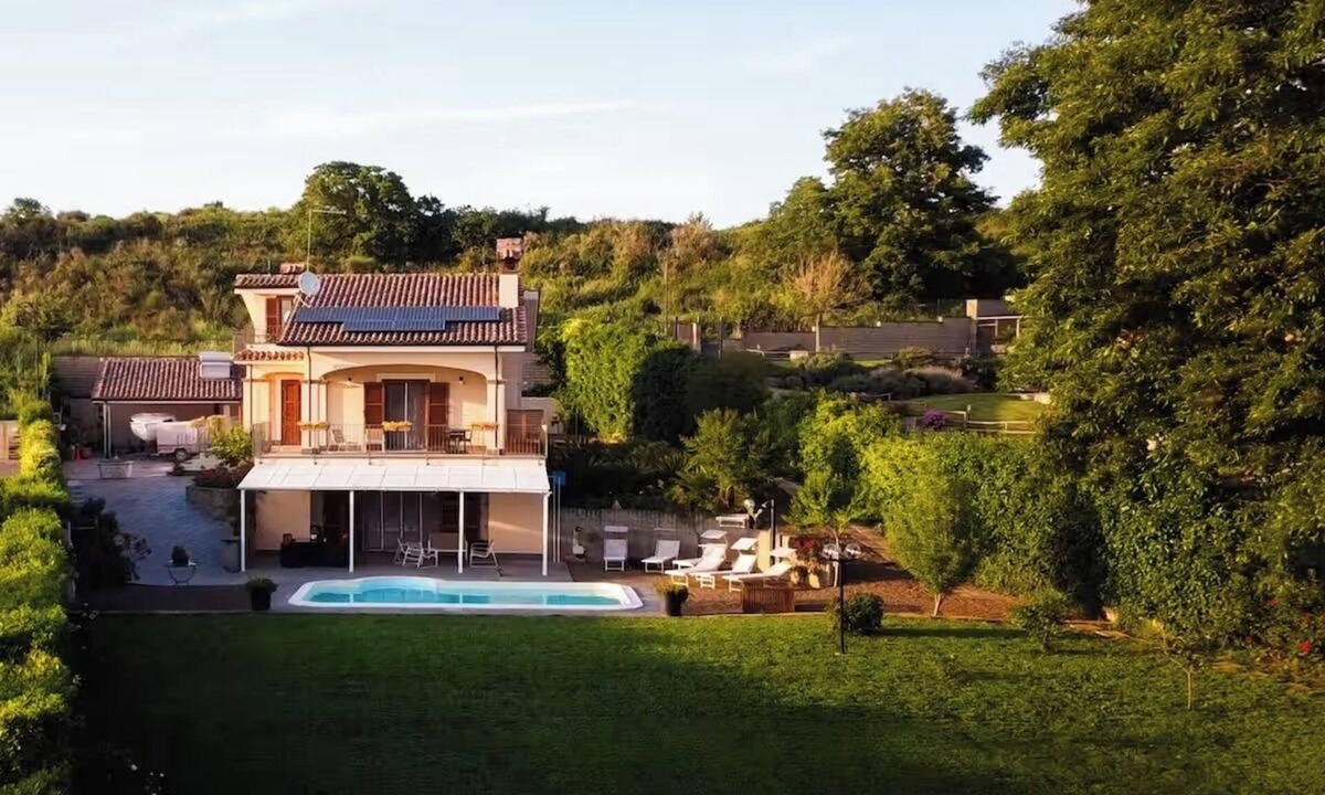 Trevignano Romano Villa | Villa Panorama Pool & Garden