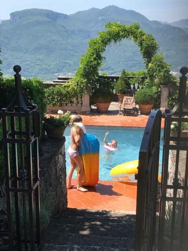 Coreglia Antelminelli Apartment | Villa Paradiso,stunning views ac heated pool