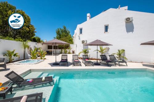 Montechoro Villa | Villa Paradisius - Moradia moderna com piscina aquecível e BBQ - Albufeira