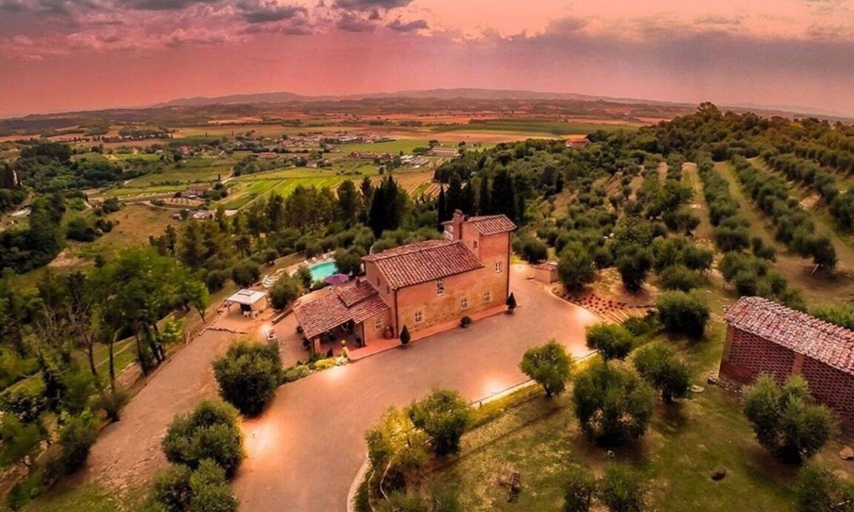 Forcoli Villa | Villa Pellico amazing tuscan villa with p/pool and gym