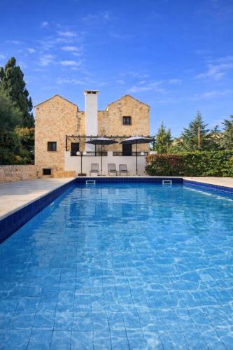 Douliana Villa | Villa Penelope Stone Retreat with Pool in Crete
