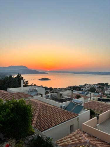 Plaka House | Villa Petaloúda