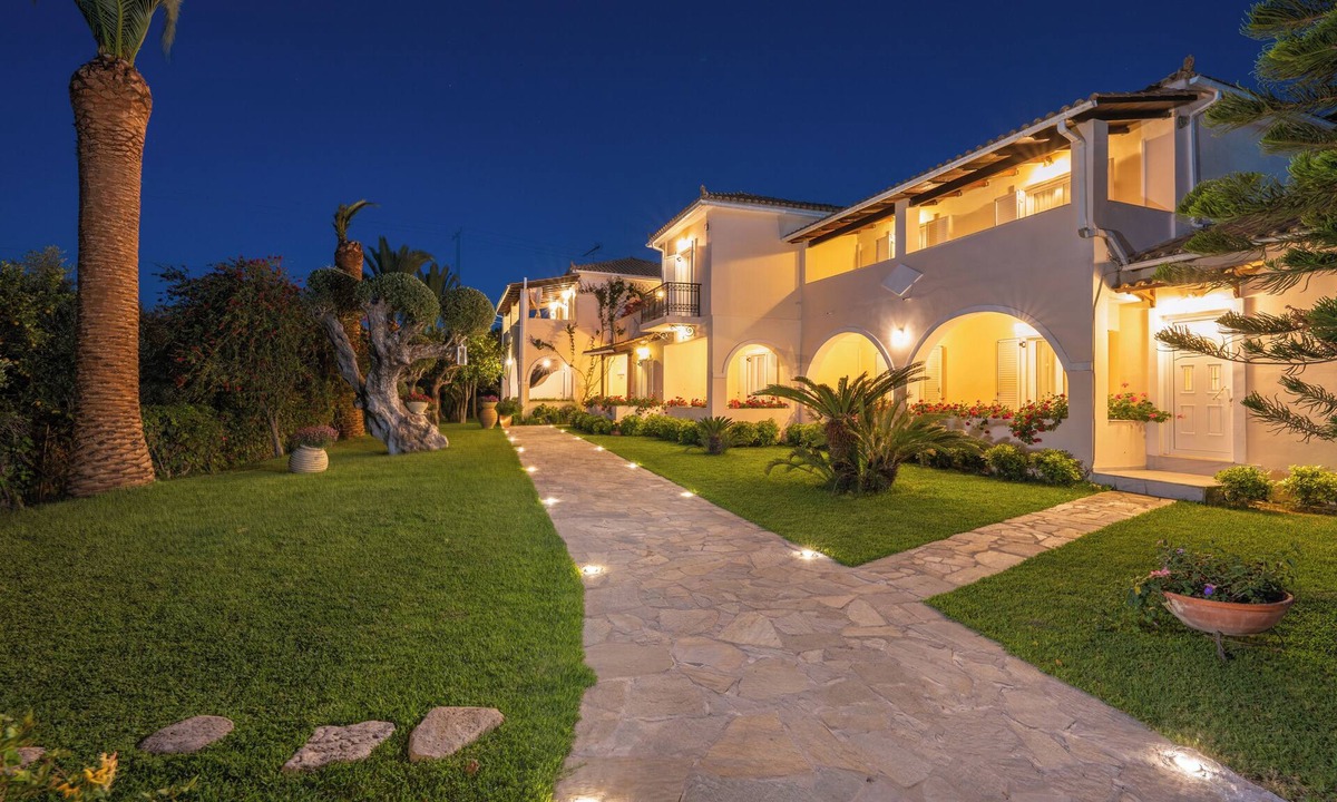 Limni Keri Hotel | Villa Phoenix Apartments & Studios