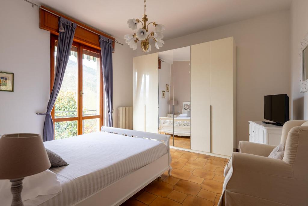 Ricco del Golfo di Spezia Apartment | Villa Pina First floor Villa Apartment 6 guests Near Cinque Terre in nature Balcony Valley View Shared pool Hiking trails