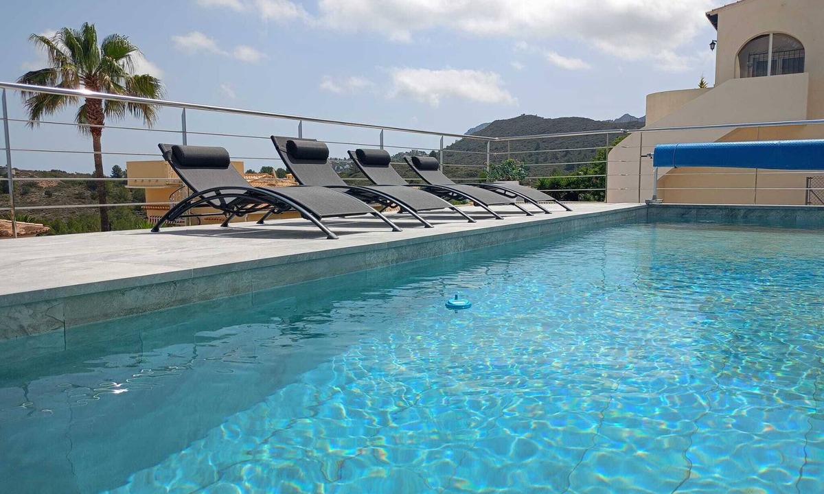 Rafol de Almunia Apartment | Villa Piscine, Charm and comfort