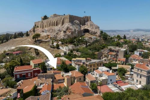 Plaka Villa | Villa Plaka 3BR 9ppl PrivateYard 200m Metro&Museum