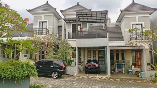 Patrang House | Villa Plumeria A3