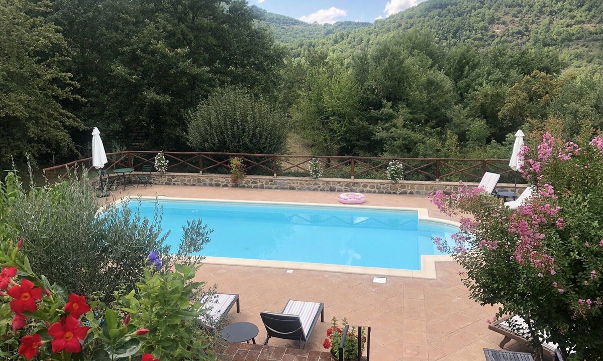 Bivio Lugnano House | Villa Private Pool Beautiful Gdns & Views Cortona Tuscany/Umbria border 10