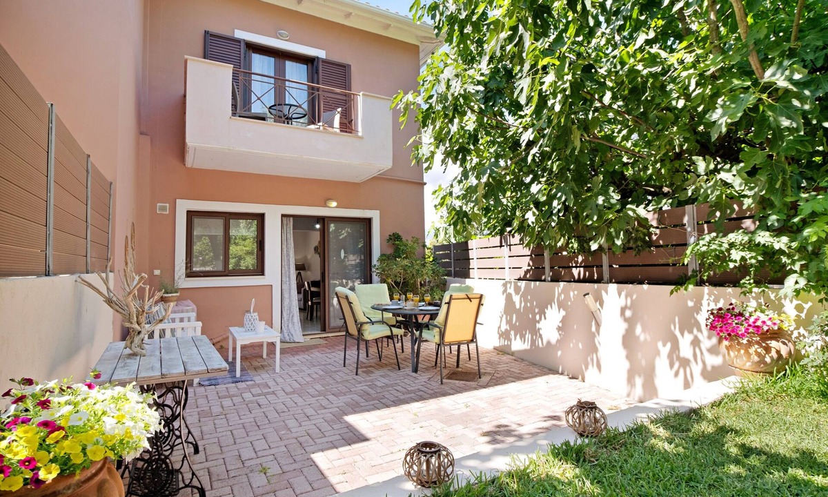 Vlicho Villa | Villa 'Prolithia 1' with Sea View, Wi-Fi and Air Conditioning