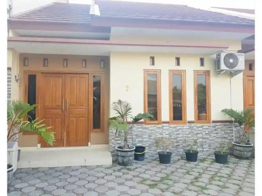 Cipanas Villa | Villa Puncak Kota Bunga 1