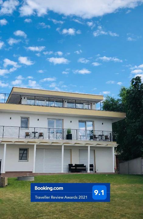 Sanmartin House | Villa Residence