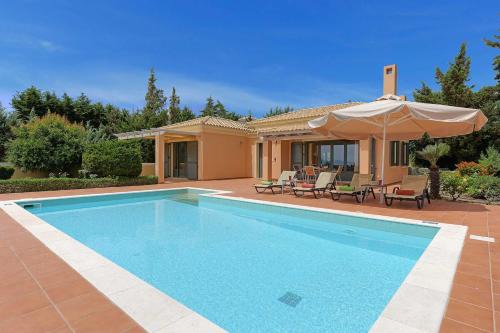 Svoronata Villa | Villa Riaki