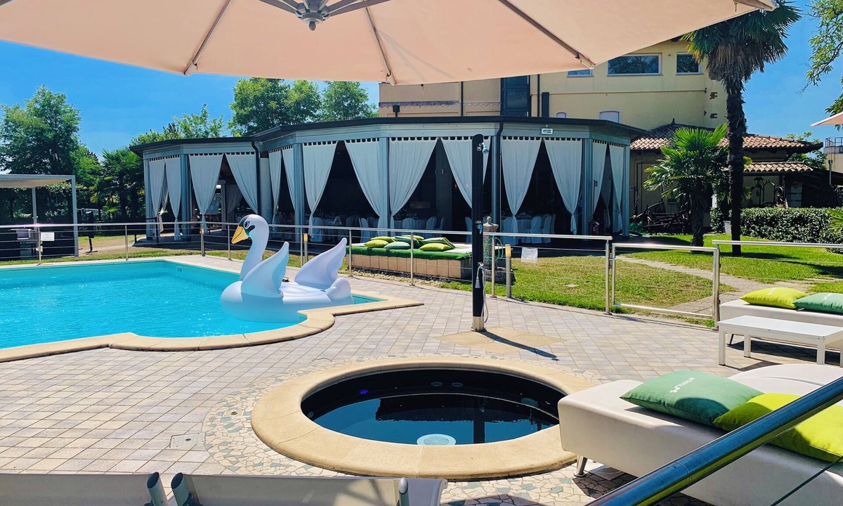 Pradamano Hotel | VILLA RIVIERA