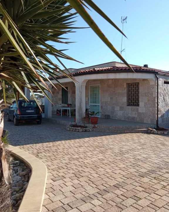 Torre San Giovanni House | Villa RoXXanne