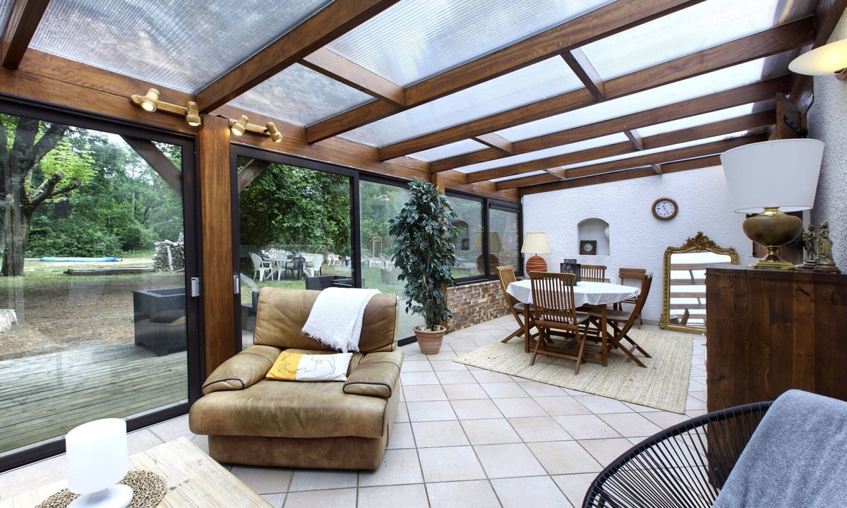 Saint-Aubin-de-Medoc Villa | Villa 'Rodolphe 4' with Private Pool, Private Terrace and Wi-Fi