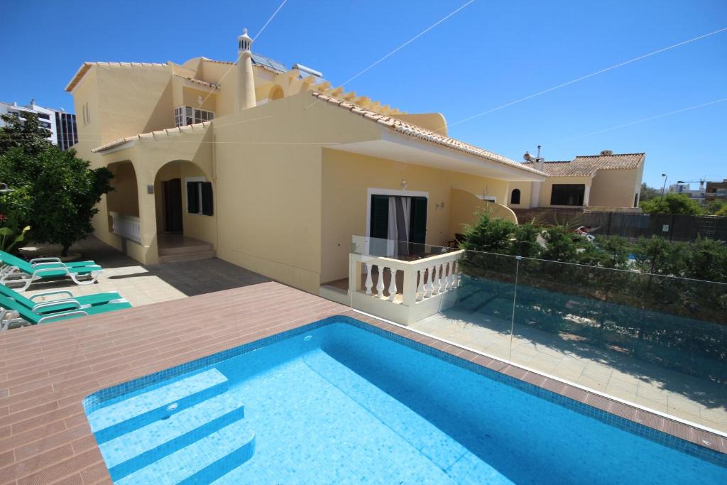 Praia da Rocha Villa | Villa Rosa A by amcf