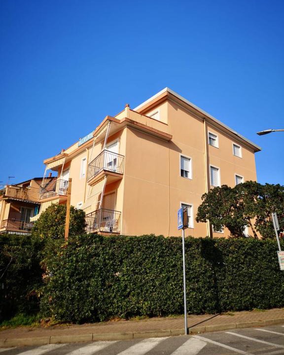Loano Bed & Breakfast | Villa rosa