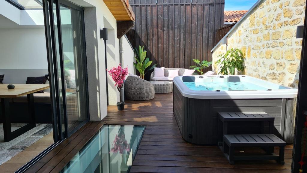 Saint-Michel - Nansouty - Saint-Genes Apartment | Villa Rousseau - Jacuzzi & Cinema dans Bordeaux