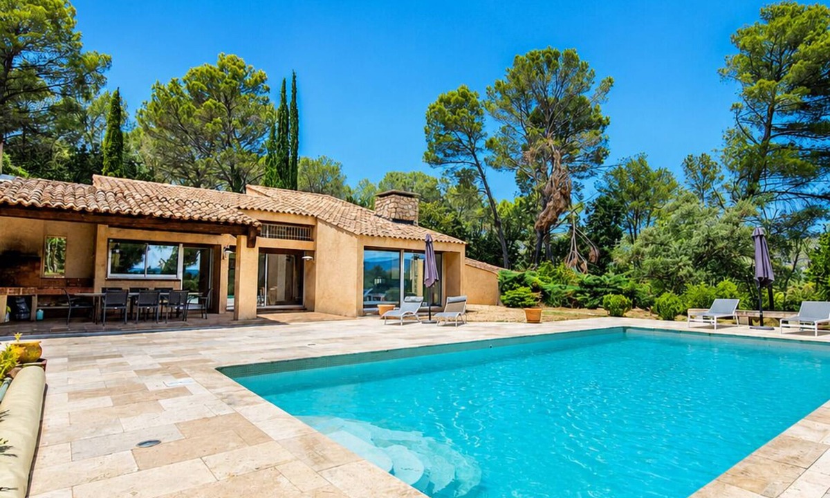 Salernes Villa | Villa San Michele - 70's Experience