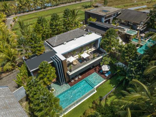 Andong Villa | Villa Sandro - 3BR Escape, Lush Jungle Views & Pool