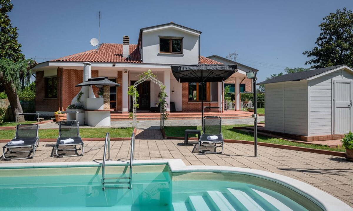 Leini Villa | Villa Sequoia with swimming pool and private spa CIR code 00126300139